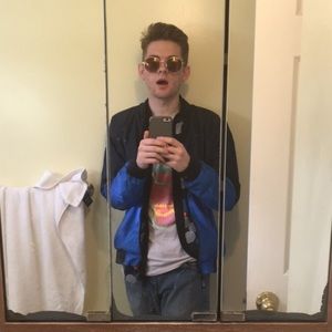 Meet your Posher, Elliott